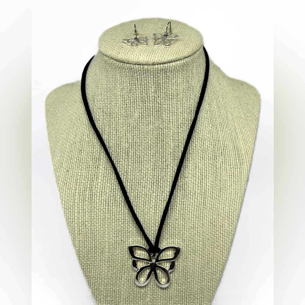 Silvertone Butterfly Pendant & Chain Necklace‎ & Matching Earrings Metallic